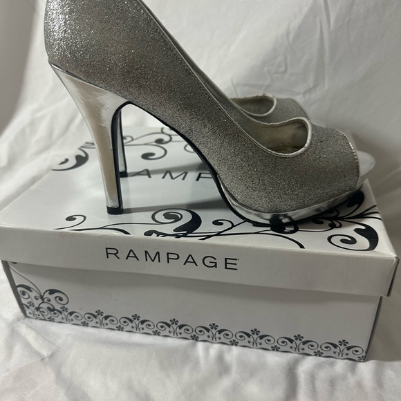 Rampage Dressy Gracee High Heel Peep Toe Size 81/2M with box - Picture 8 of 10